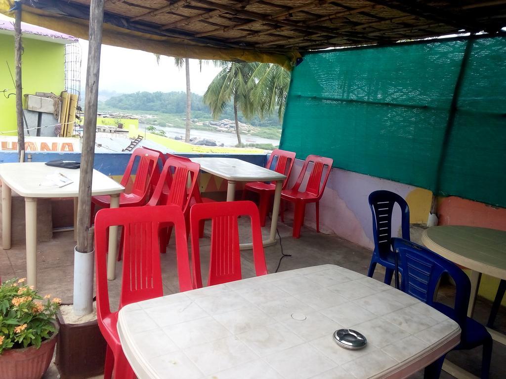 Riverside Homestay Хампи Экстерьер фото