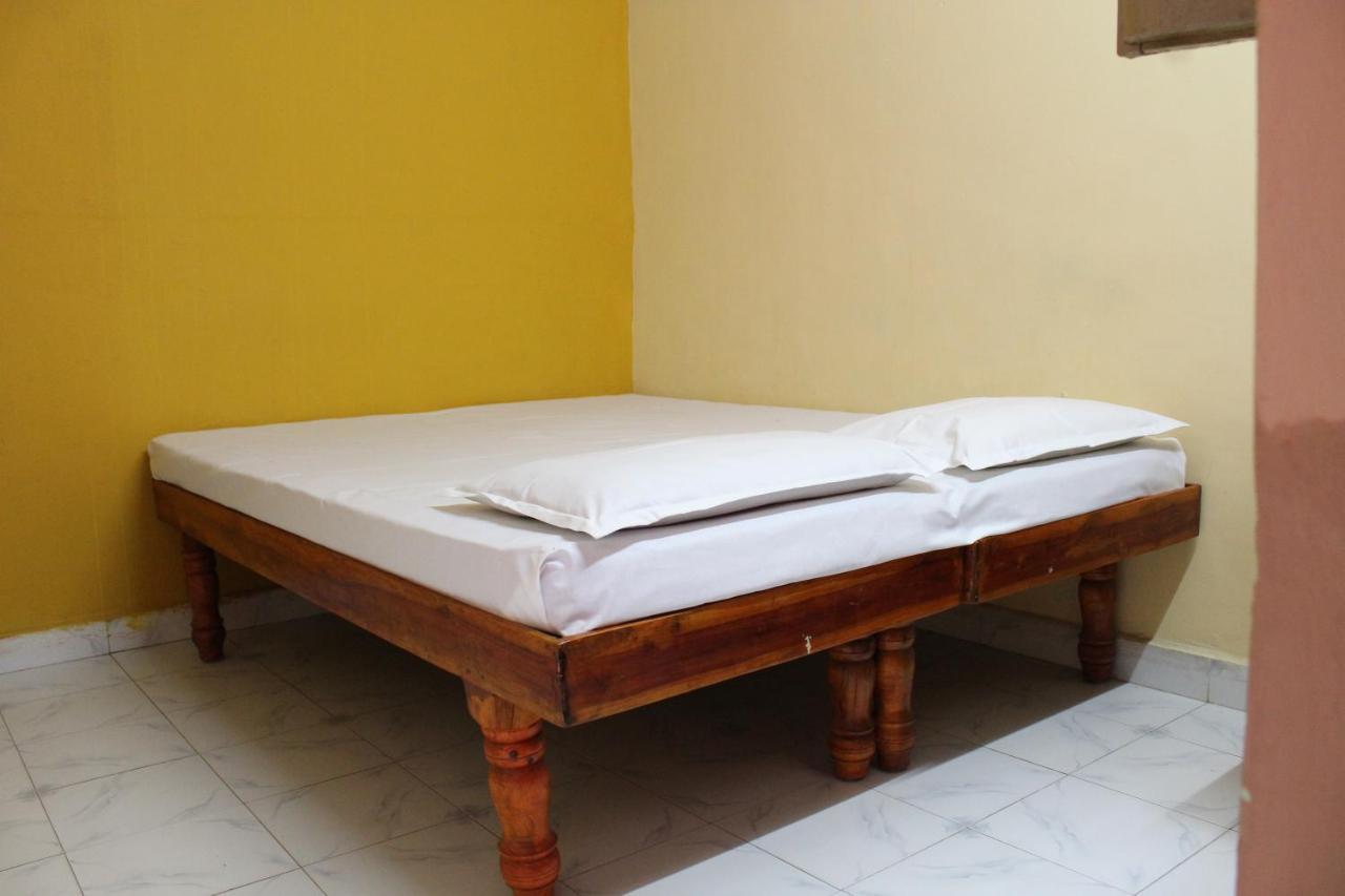 Riverside Homestay Хампи Экстерьер фото
