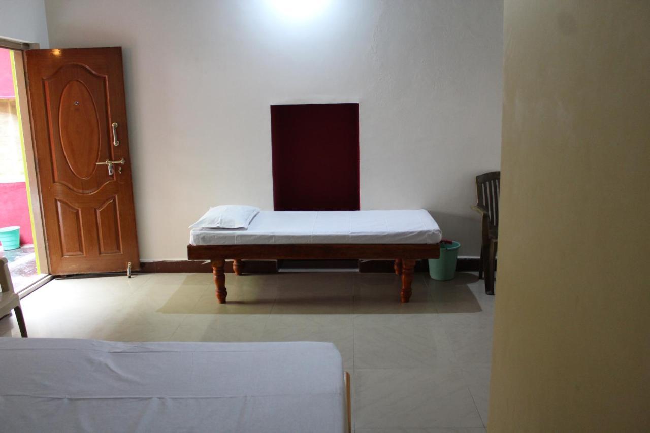 Riverside Homestay Хампи Экстерьер фото